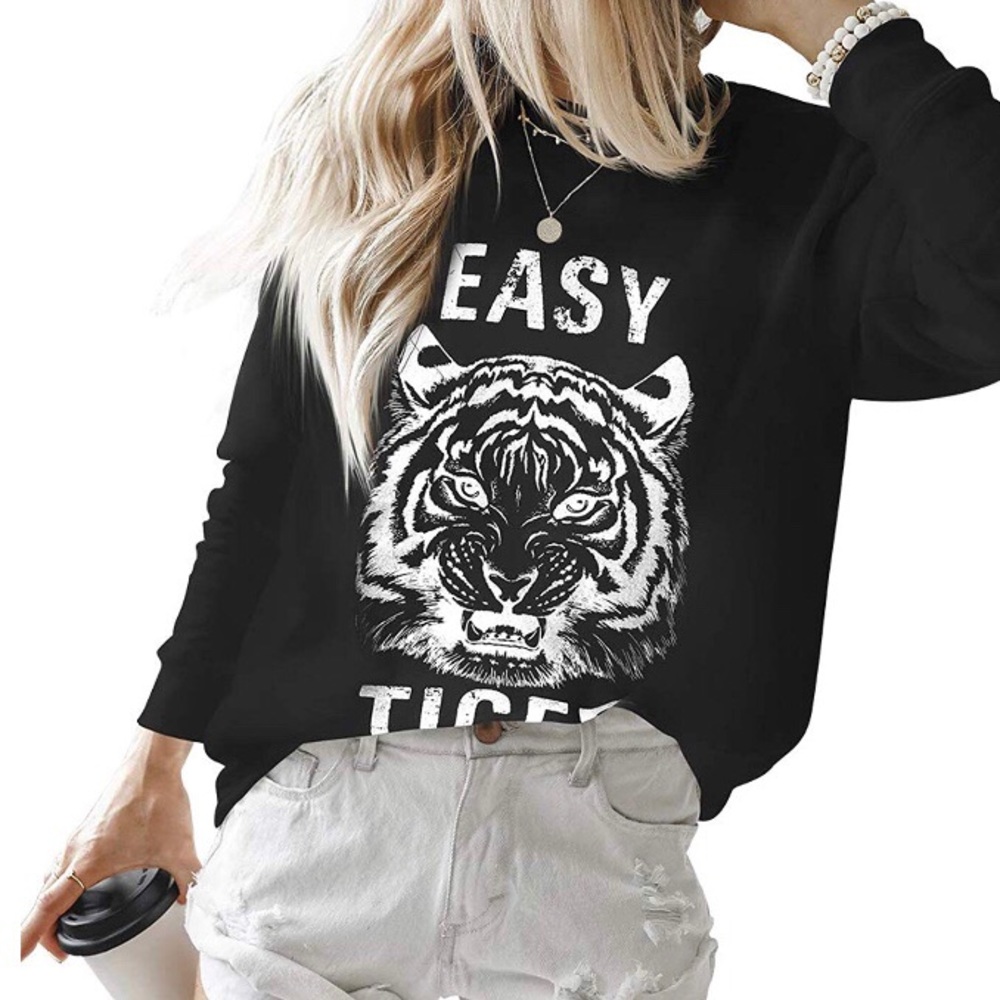 ✦NWT Tiger Print Sweatshirt✦